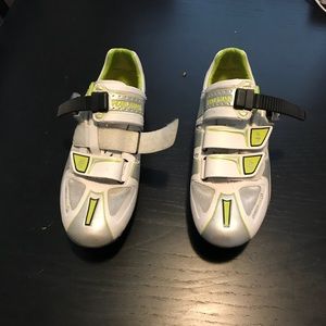 Cycling spin shoes Us size 6, euro 38